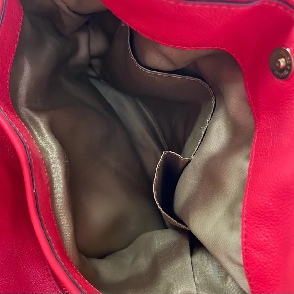 Cute COACH purse. Used very little. - Picture 8 of 9